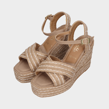Alpargata beige de tacón corrido