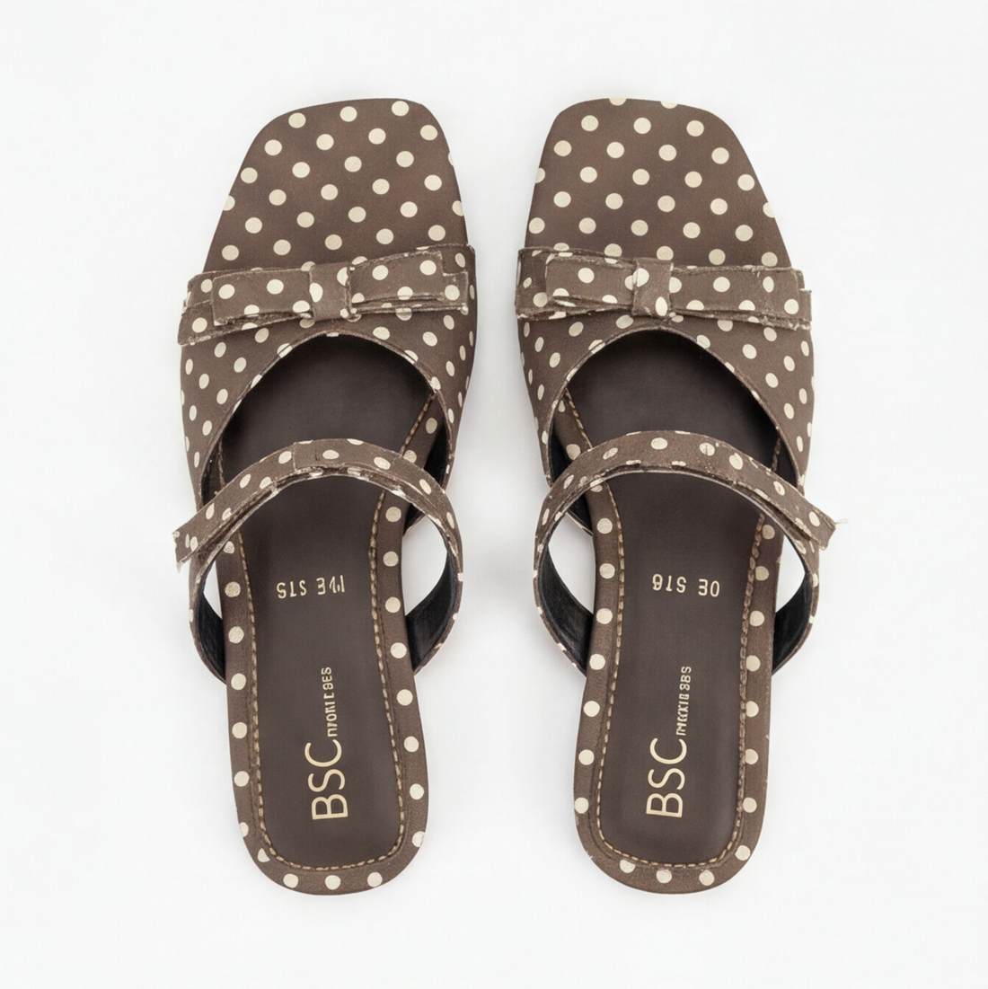 Sandalia plana casual estampado polka dot café