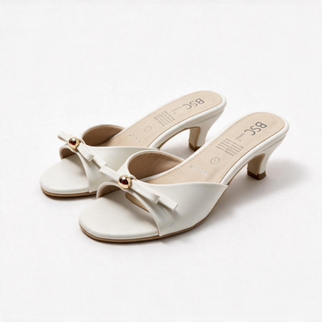 Sandalia blanca kitten heel