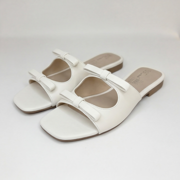 Sandalia plana color latte coquette BSC Shoes