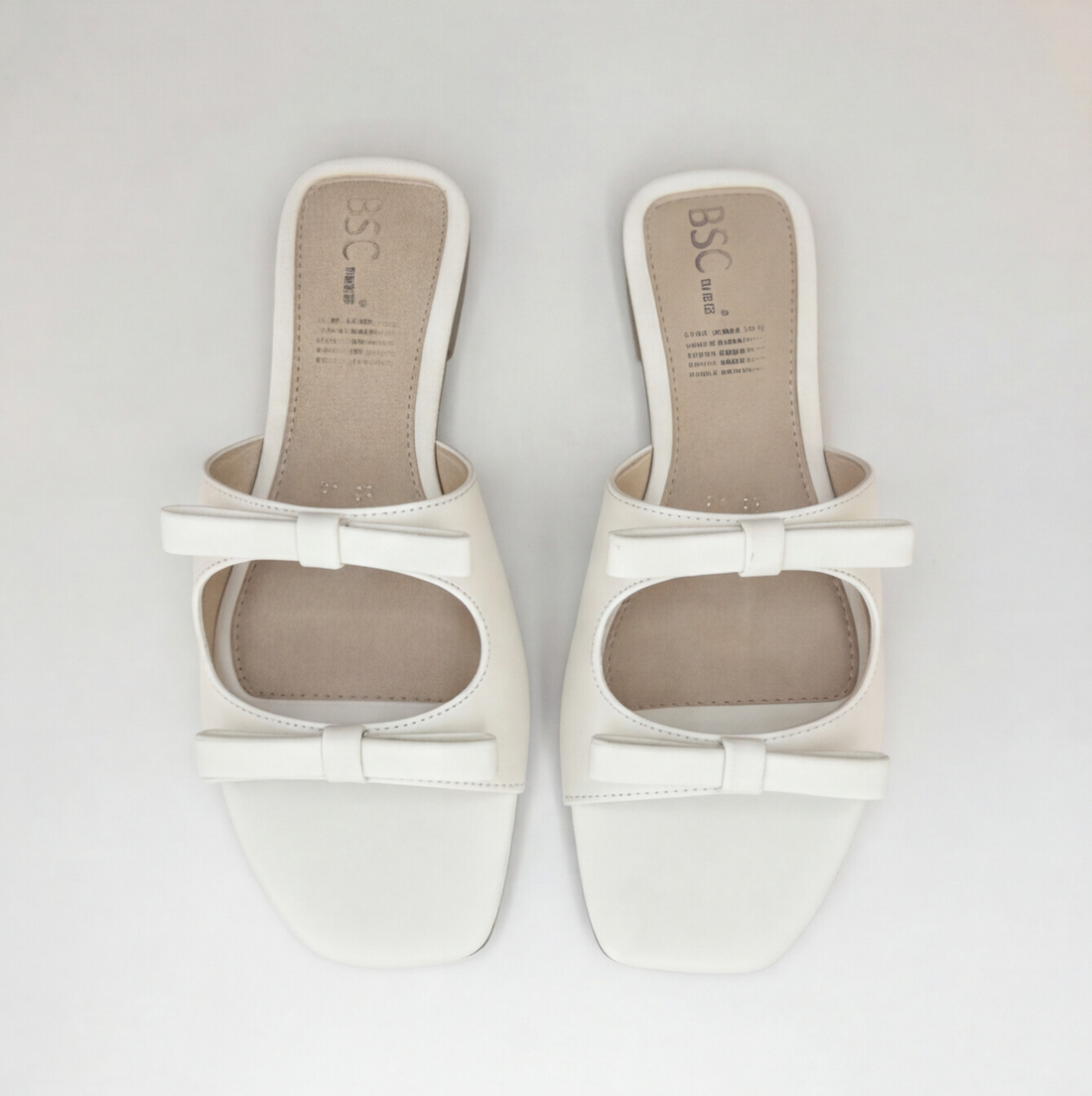Sandalia plana color latte coquette BSC Shoes