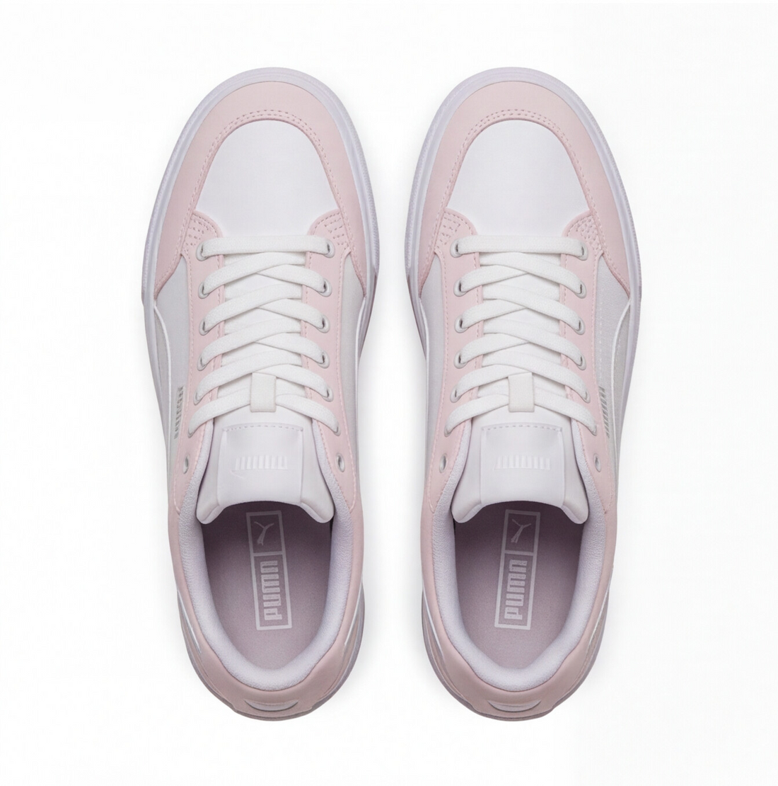 Tenis Puma Court Classic Vulc beige rosado con suela a rayas