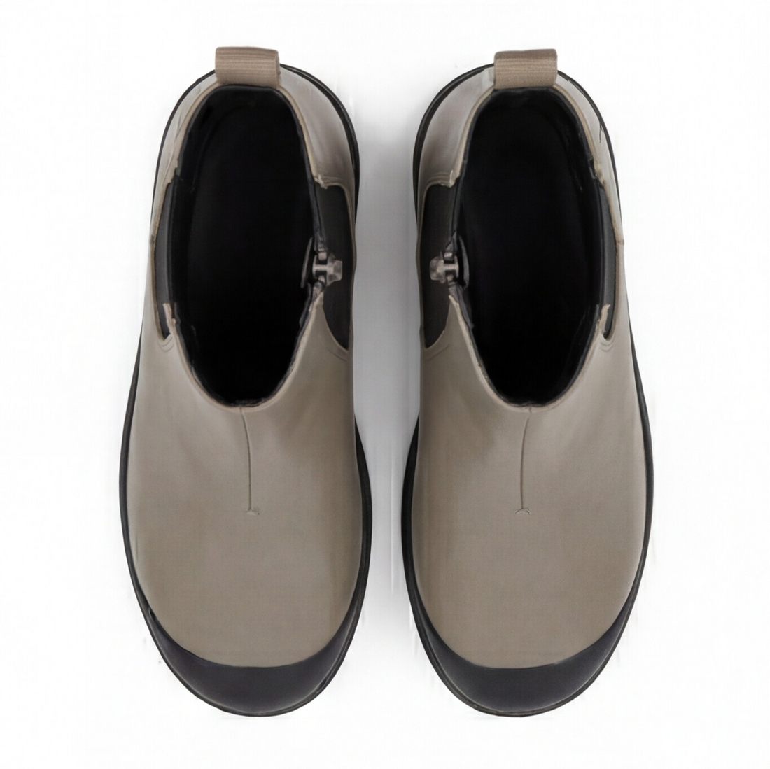 Bota Chelsea infantil color taupe con punta negra Beppi