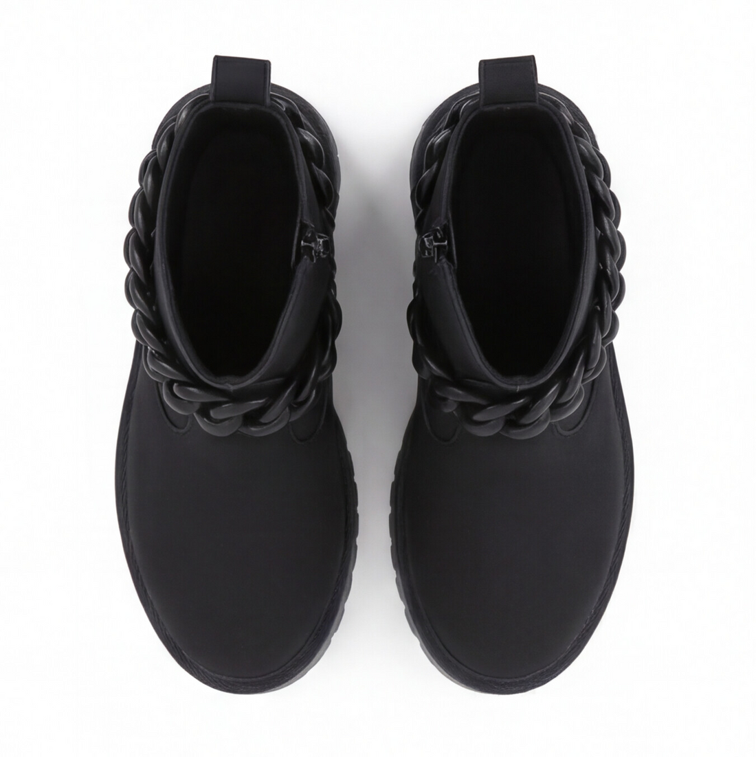 Bota infantil color negro con cadena decorativa Beppi