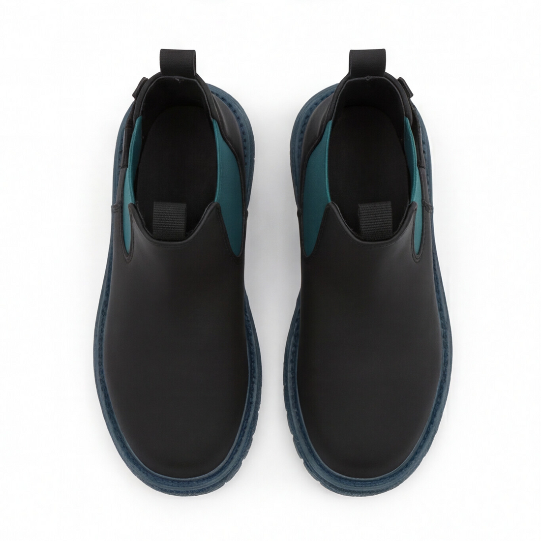 Bota Chelsea infantil color negro con detalle teal Beppi
