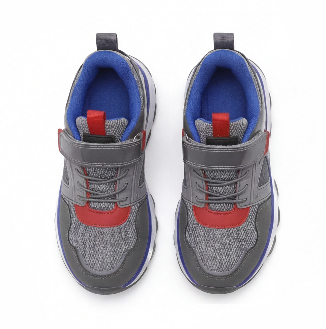 Tenis infantil color gris con luces y ajuste de velcro Beppi