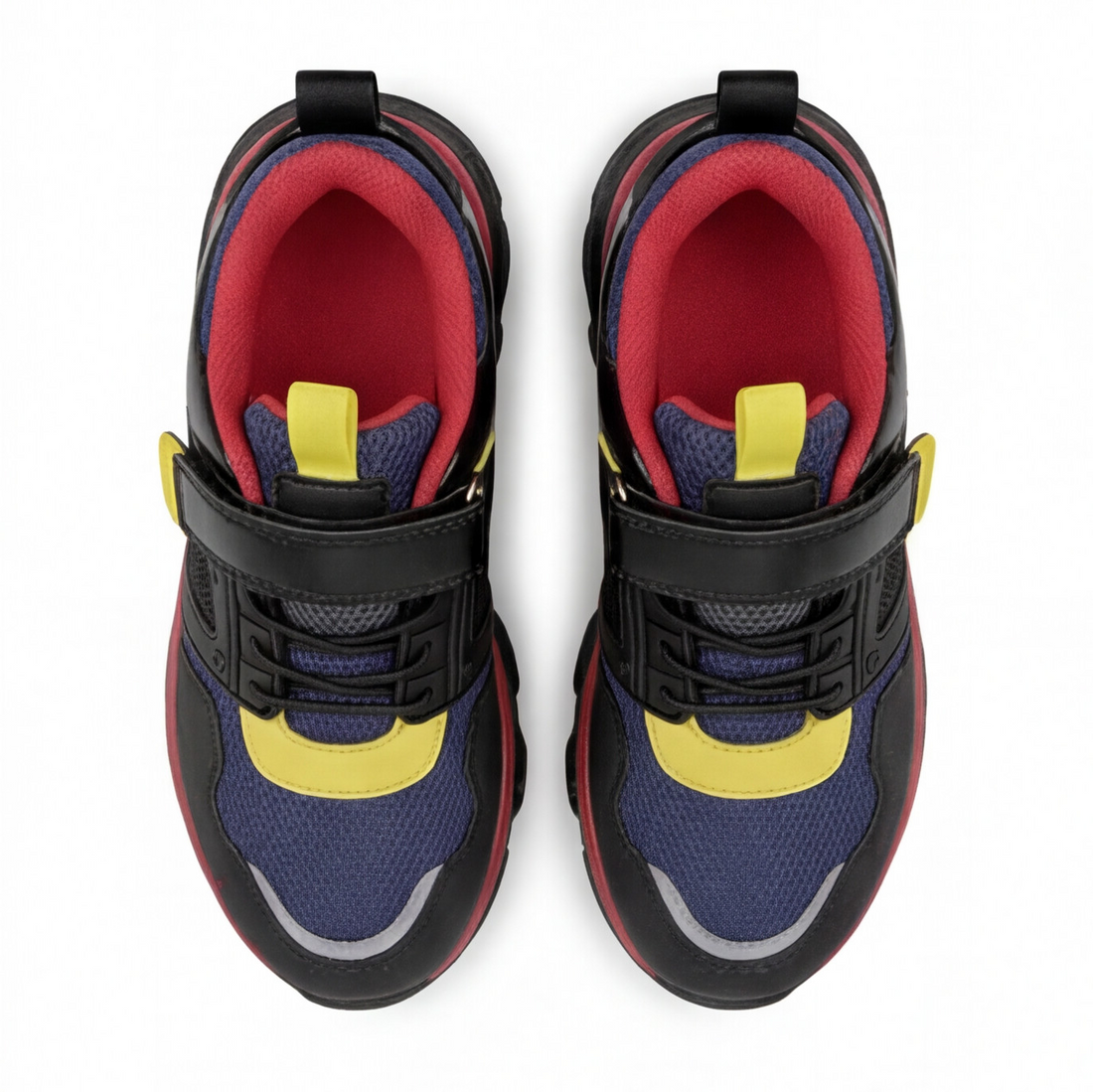 Tenis infantil negro con luces y ajuste de velcro Beppi