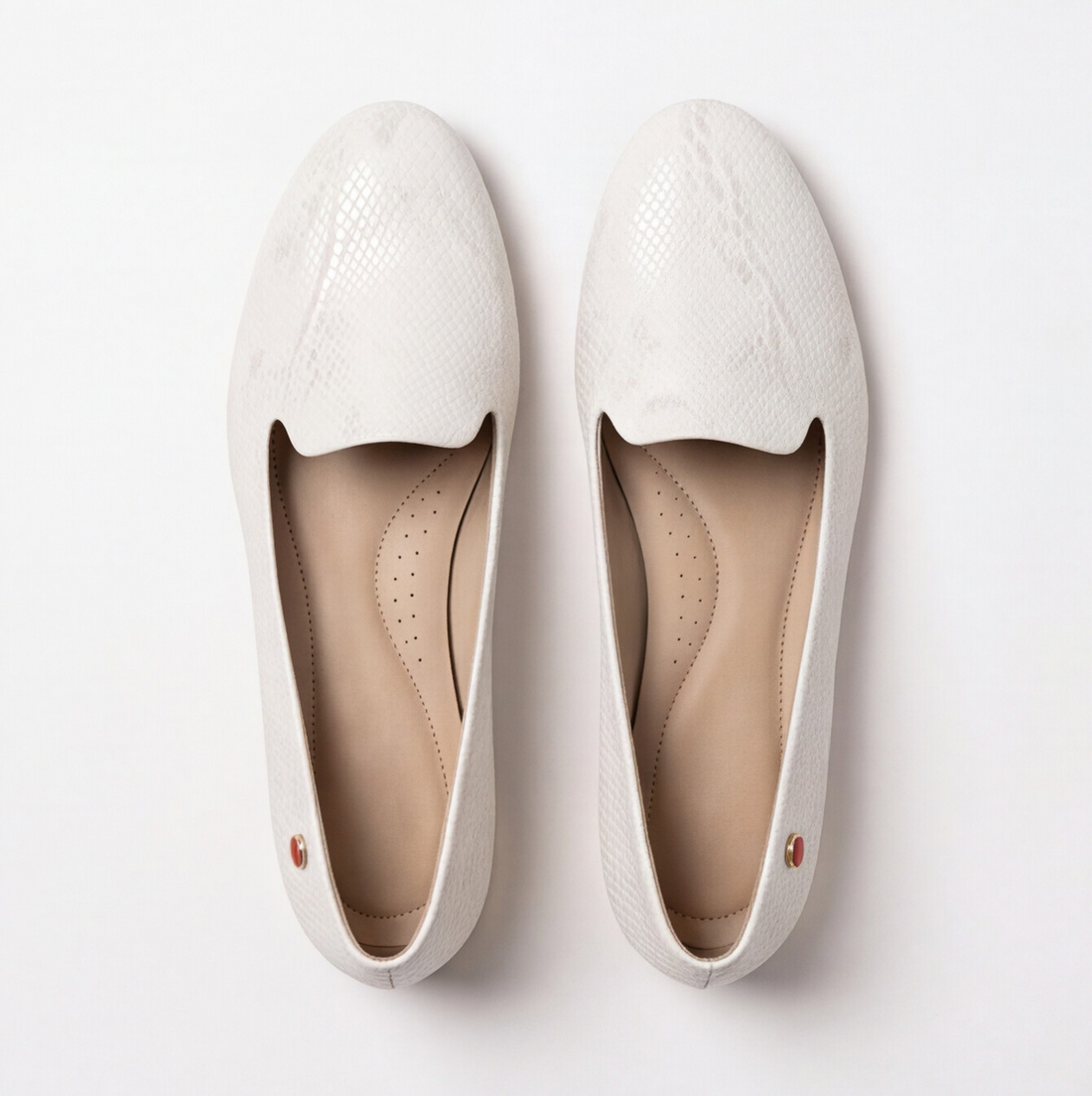 Balerina beige con textura efecto reptil y escote alto