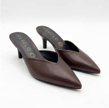 Zapatilla destalonada color moka con punta fina Ferelo